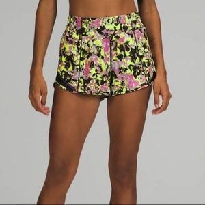 lululemon hotty hot short high rise 2.5”